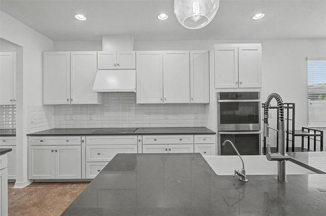 19462 ROSEMOOR AVENUE, Lutz, FL 33558