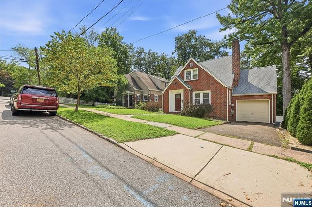 680 Northumberland Road, Teaneck, NJ 07666