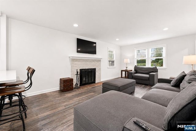 680 Northumberland Road, Teaneck, NJ 07666