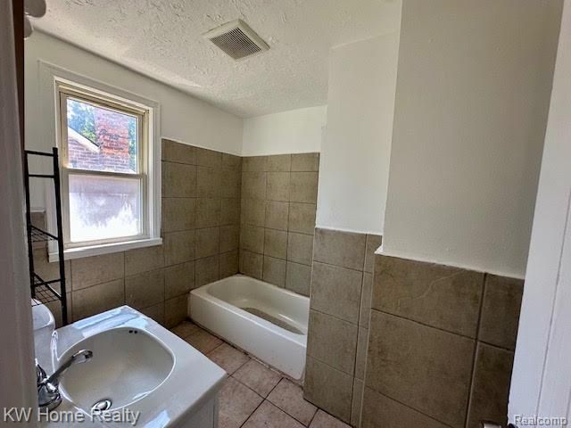 18477 Lindsay Street, Detroit, MI 48235