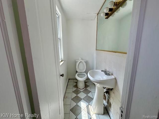 18477 Lindsay Street, Detroit, MI 48235