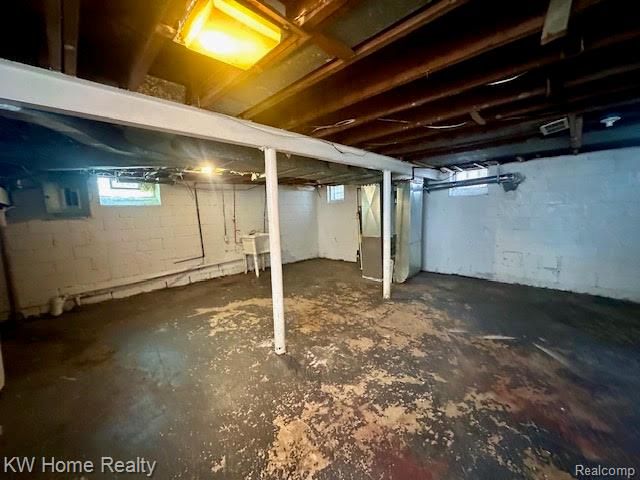18477 Lindsay Street, Detroit, MI 48235