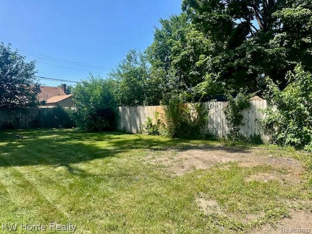 18477 Lindsay Street, Detroit, MI 48235