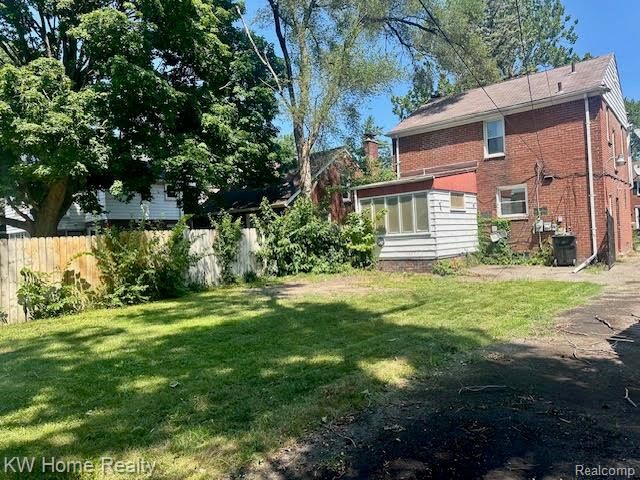 18477 Lindsay Street, Detroit, MI 48235