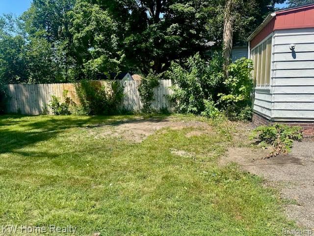 18477 Lindsay Street, Detroit, MI 48235