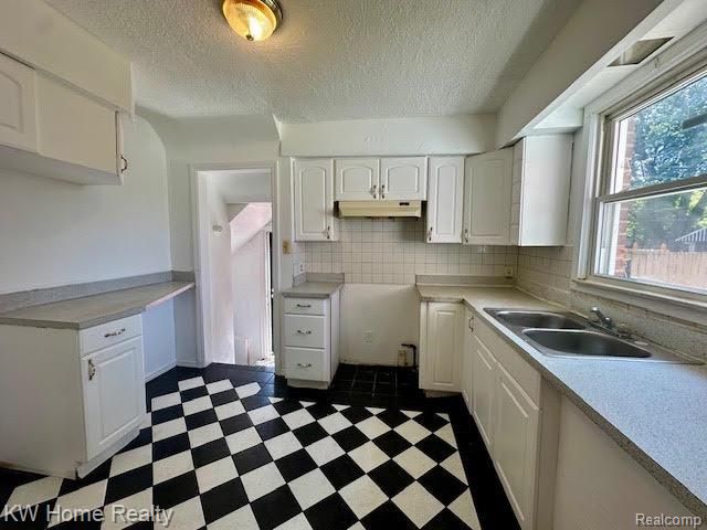 18477 Lindsay Street, Detroit, MI 48235