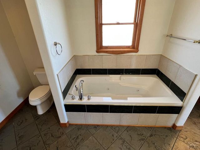 5148 Little Raven Dr, Colorado City, CO 81019