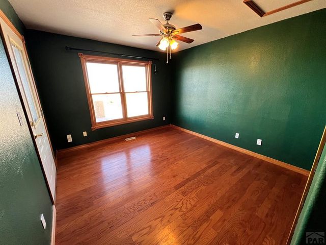 5148 Little Raven Dr, Colorado City, CO 81019