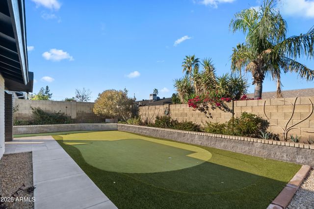 2366 E BECKER Lane, Phoenix, AZ 85028