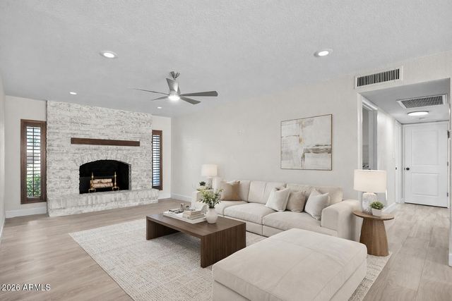 2366 E BECKER Lane, Phoenix, AZ 85028