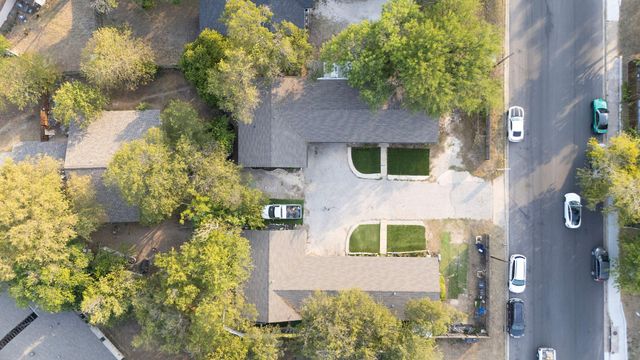 6911 Cooper LN, Austin, TX 78745