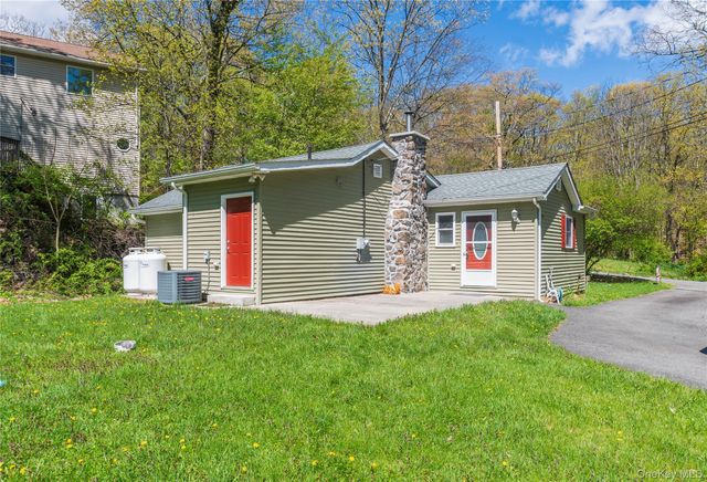 797 Forest Glen Road, Monroe, NY 10950