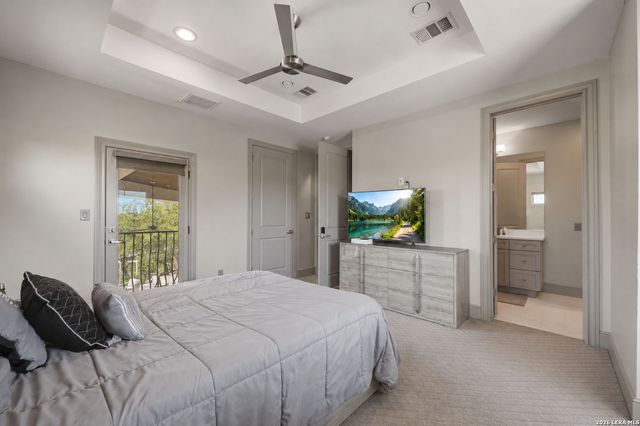 423 TULOROSA RDG, Helotes, TX 78023