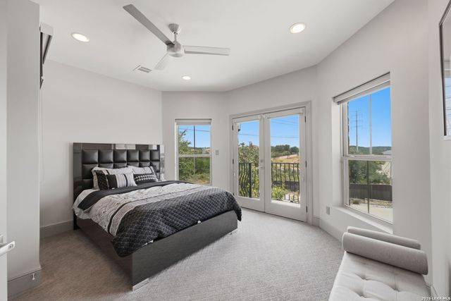 423 TULOROSA RDG, Helotes, TX 78023