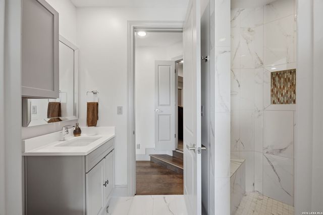 423 TULOROSA RDG, Helotes, TX 78023