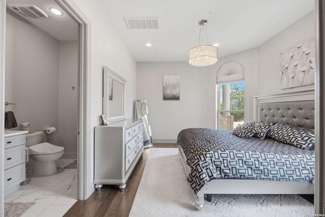 423 TULOROSA RDG, Helotes, TX 78023