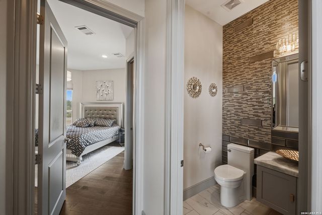 423 TULOROSA RDG, Helotes, TX 78023