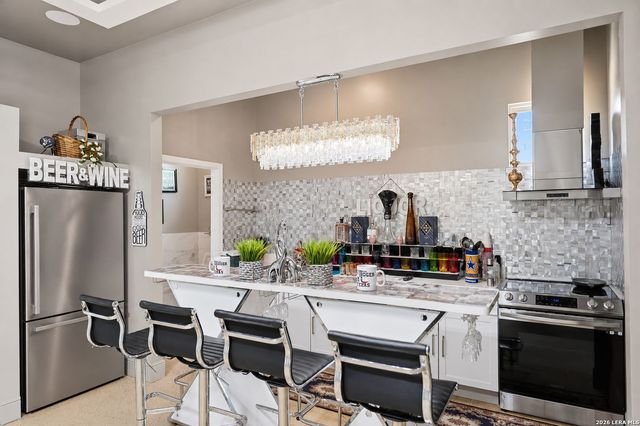 423 TULOROSA RDG, Helotes, TX 78023