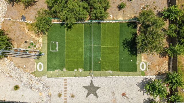 423 TULOROSA RDG, Helotes, TX 78023