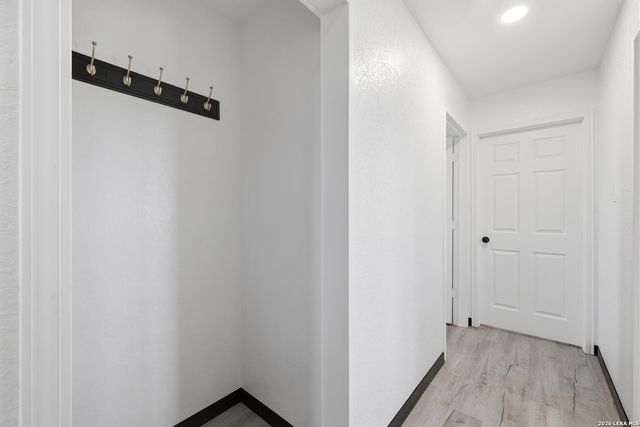2484 County Road 120, Floresville, TX 78114