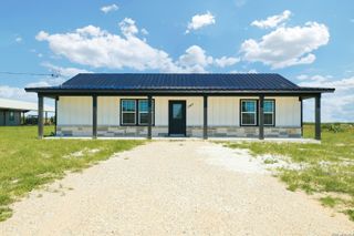 2484 County Road 120, Floresville, TX 78114