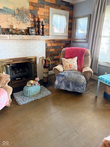 109 E Washington Street, Mooresville, IN 46158