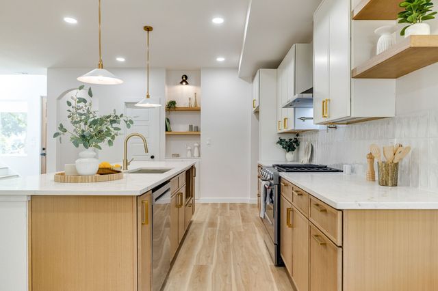 2923 Materhorn Drive, Dallas, TX 75228