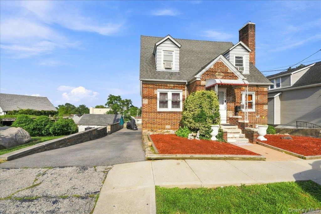 786 Mile Square Road, Yonkers, NY 10704 — exterior