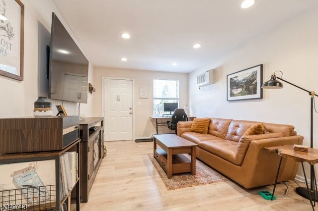 103 Woodcrest Dr, Morris Twp., NJ 07960
