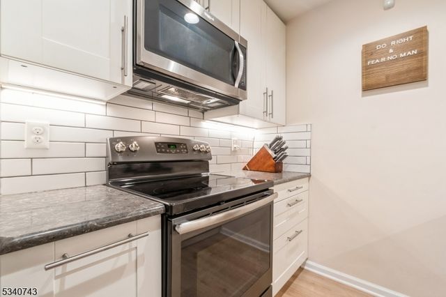 103 Woodcrest Dr, Morris Twp., NJ 07960