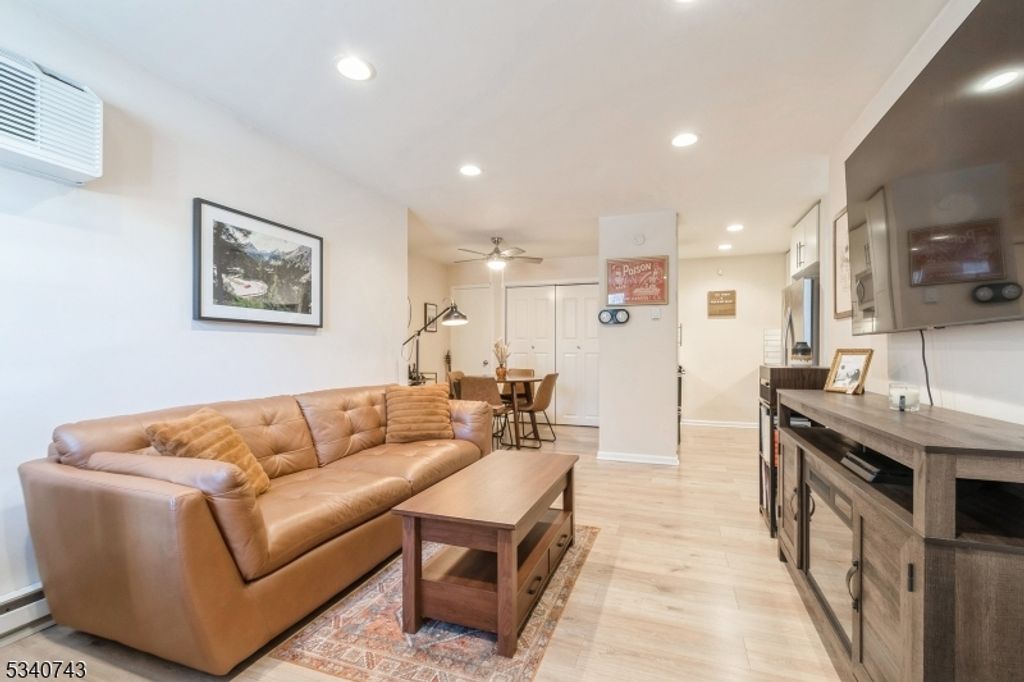 103 Woodcrest Dr, Morris Twp., NJ 07960