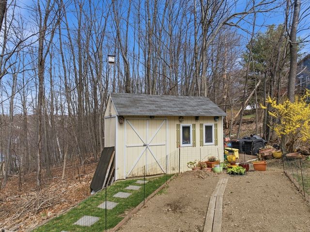 148 Bracken Dr, Marlborough, MA 01752