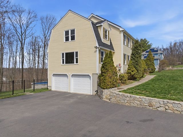 148 Bracken Dr, Marlborough, MA 01752