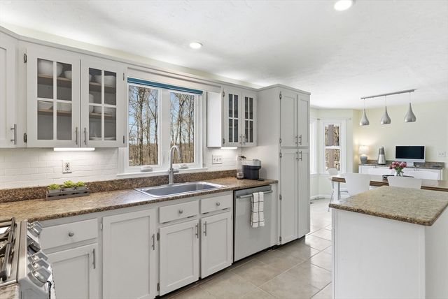 148 Bracken Dr, Marlborough, MA 01752