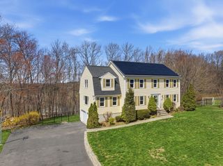 148 Bracken Dr, Marlborough, MA 01752
