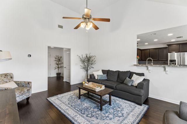 2120 Longhunter Chase Dr, Spring Hill, TN 37174