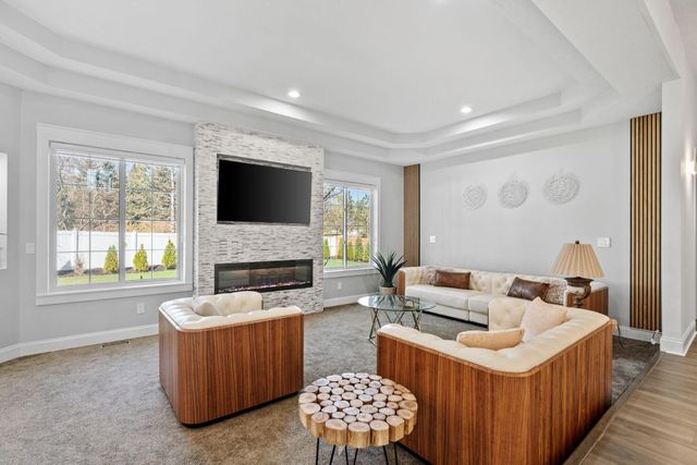 9154 Edinburgh Lane, Woodbury, MN 55125