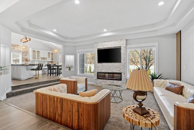 9154 Edinburgh Lane, Woodbury, MN 55125