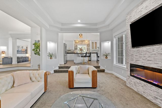 9154 Edinburgh Lane, Woodbury, MN 55125