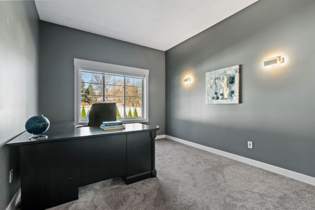 9154 Edinburgh Lane, Woodbury, MN 55125