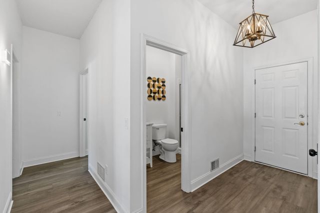 9154 Edinburgh Lane, Woodbury, MN 55125