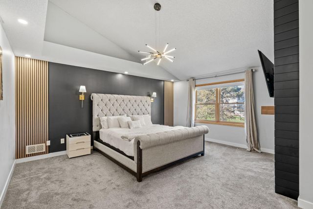 9154 Edinburgh Lane, Woodbury, MN 55125