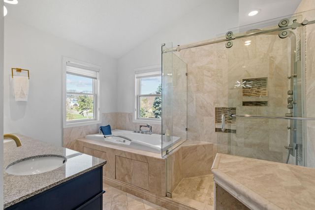 9154 Edinburgh Lane, Woodbury, MN 55125