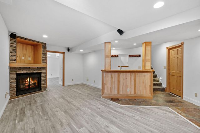 9154 Edinburgh Lane, Woodbury, MN 55125