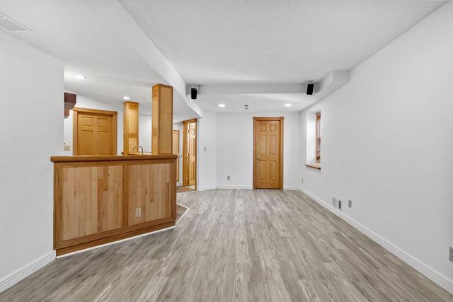 9154 Edinburgh Lane, Woodbury, MN 55125