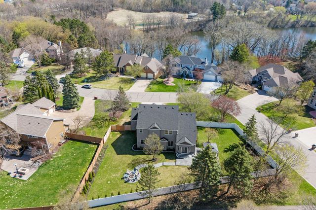 9154 Edinburgh Lane, Woodbury, MN 55125