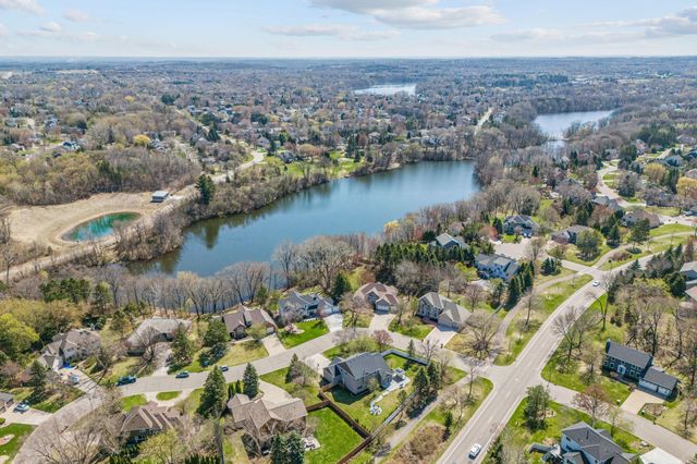 9154 Edinburgh Lane, Woodbury, MN 55125