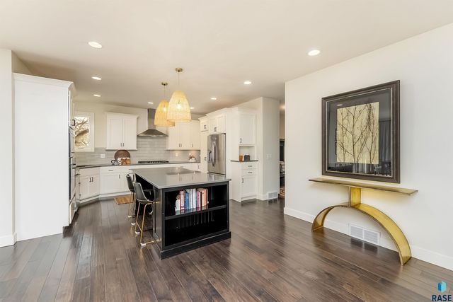 9004 E Black Walnut Cir Circle, Sioux Falls, SD 57110