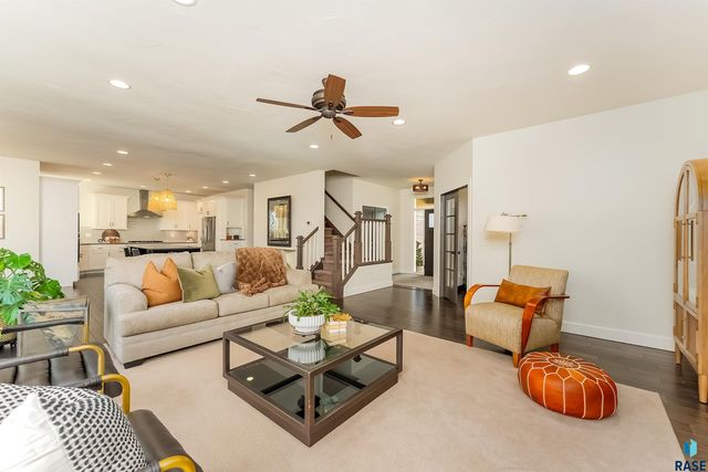 9004 E Black Walnut Cir Circle, Sioux Falls, SD 57110