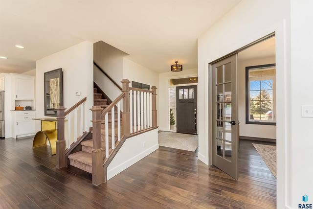 9004 E Black Walnut Cir Circle, Sioux Falls, SD 57110